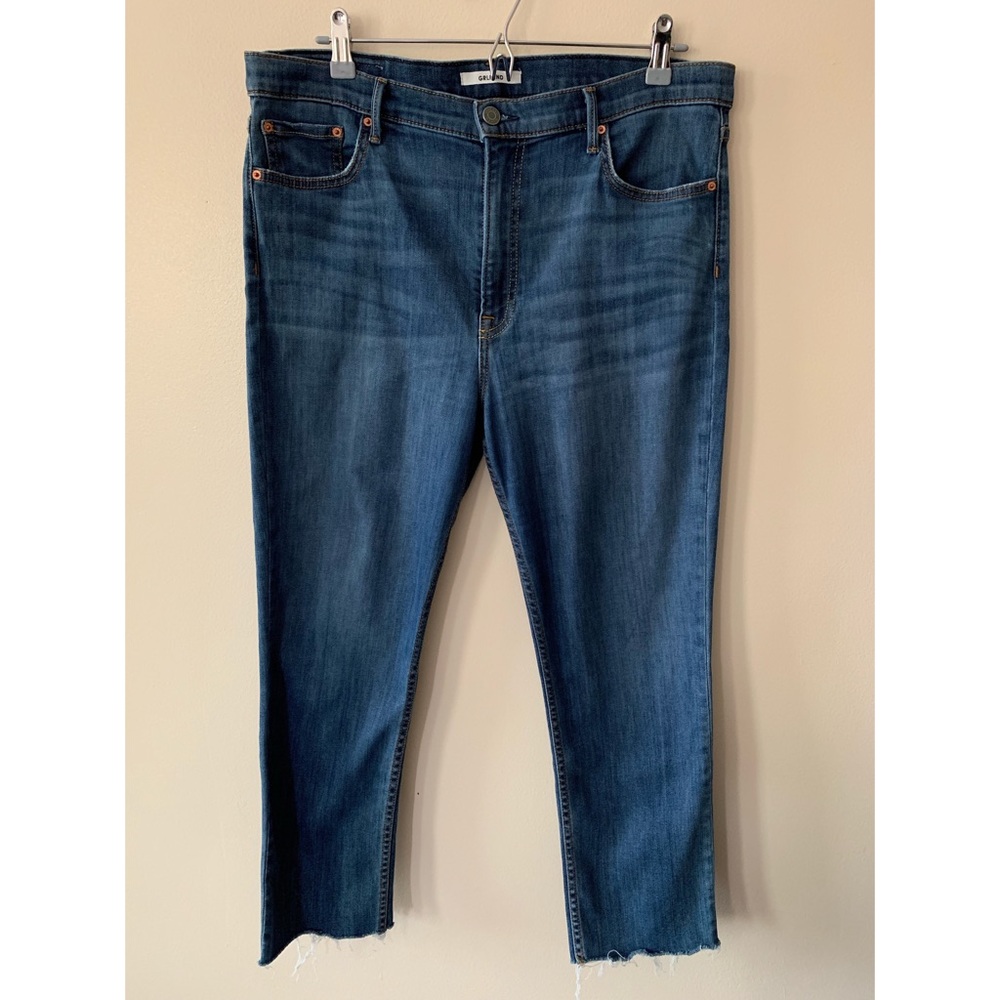 GRLFRND • 32 • Reed Cropped Raw Hem Medium Wash Denim Jeans